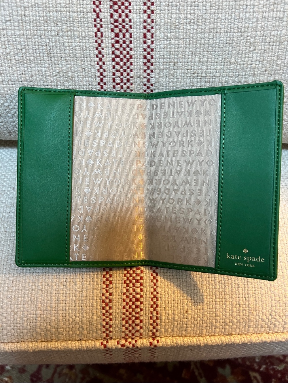 Kate Spade Emerald Green Leather Passport Holder with Gold Plaque - Picture 3 of 3